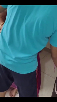 Croitor fute femei indiene fierbinți la magazinul său. Videoclip hindi
