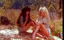 A Lesbian World: Une blonde s&amp;#039;assoit sur le visage des brunes pour se...