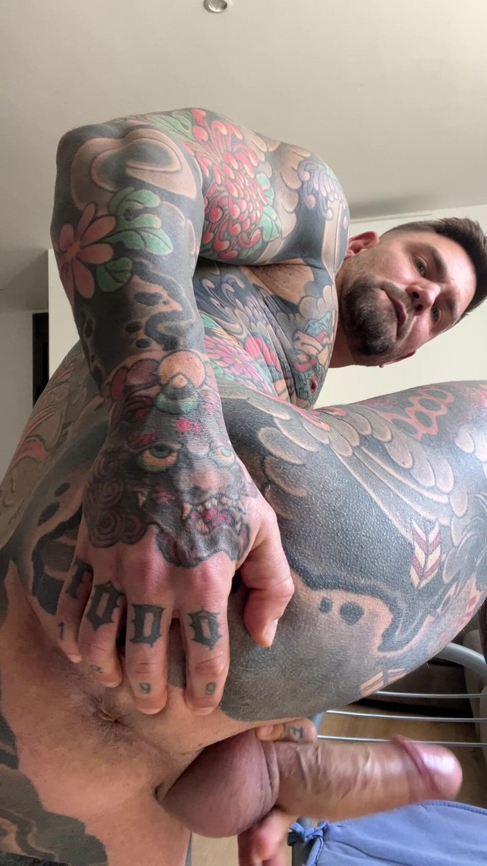 Juan Lucho Gay: 뚱뚱한 자지가 우유를 짜낸다
