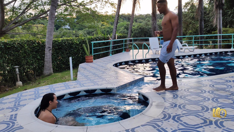 Rioc69: Rất nhiều ánh nắng mặt trời, rất nhiều hồ bơi, và...