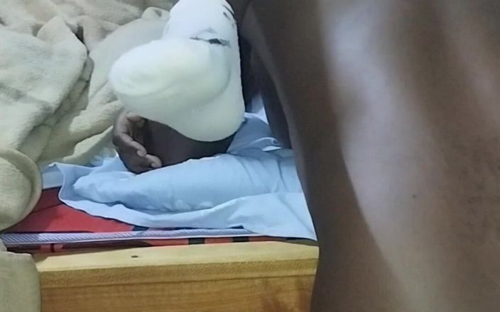 Kenyan Dick: Африканський зрілий чорний чоловік облизує волохату пизду
