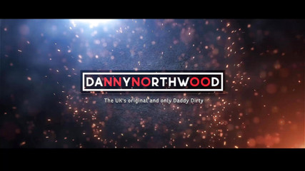 Danny Northwood: Puta tatuada monta un consolador hasta que se corre