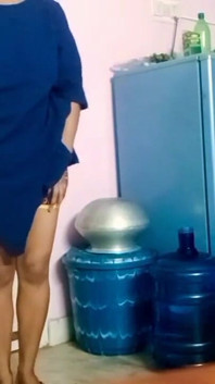 義兄はセクシーな義理の妹を説得し、二人きりになるとすぐに彼女とセックスを始めました。