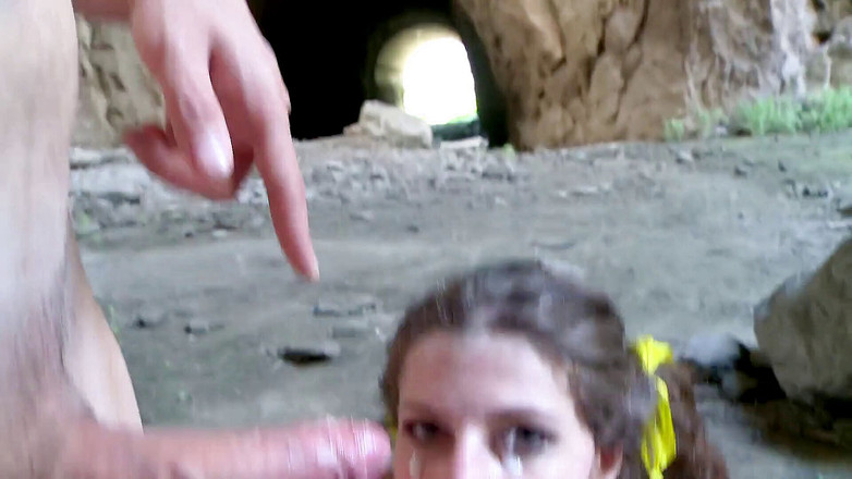 Horny Two really wet MILFs: Roztomilá americká teenagerka dostane velký výstřik na obličej