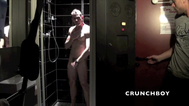 Crunch Boy: Mike трахнул Тони Аксель под водой в душе