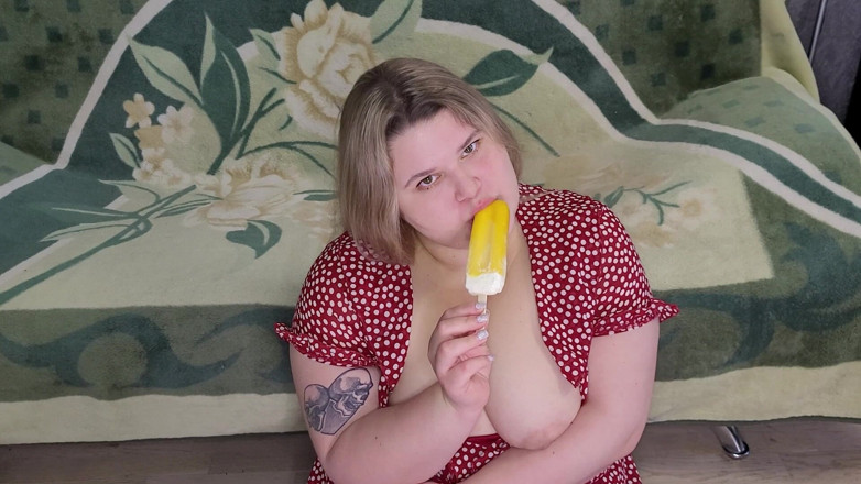 Peach Desert: Ignorando il feticcio, sperma sul viso di una bionda