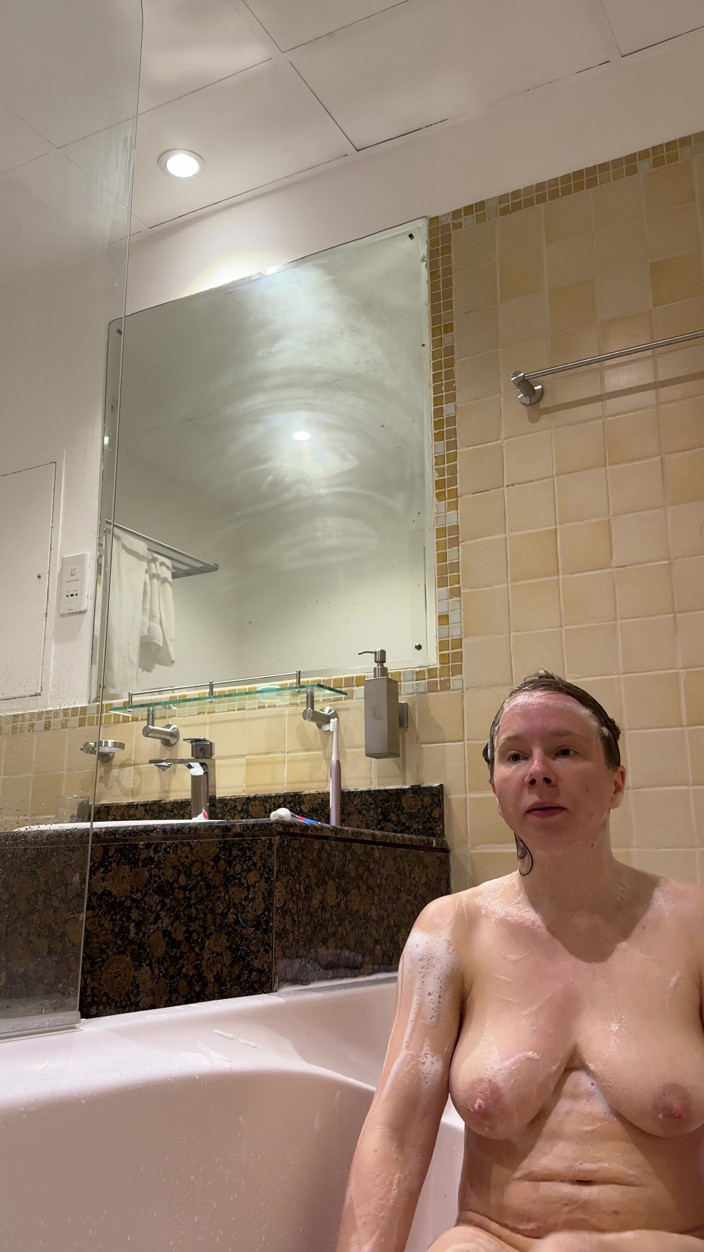 SweetLucy96: Shave My Pussy Completely Smooth