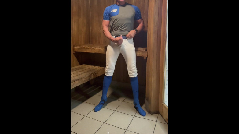 JockDad87: जॉकडैड87 भाग 2 के साथ लॉकर रूम में अल्फा मज़ा