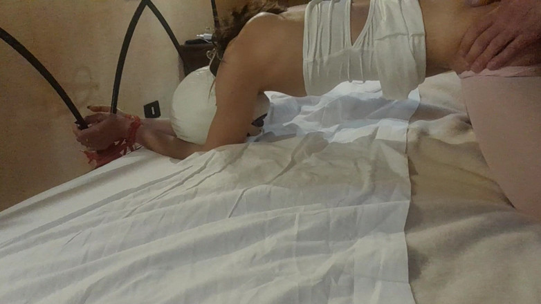 LauraOnHeels: Máy bay bà già bị trói và đụ trong miệng và âm...