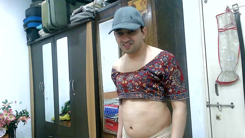 Cute & Nude Crossdresser: Seksowna maminsynek crossdresser femboy Sweet Lollipop w crop top i...