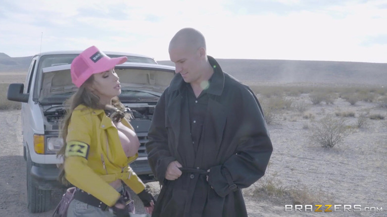 BRAZZERS: Full Service Station o parodie XXX