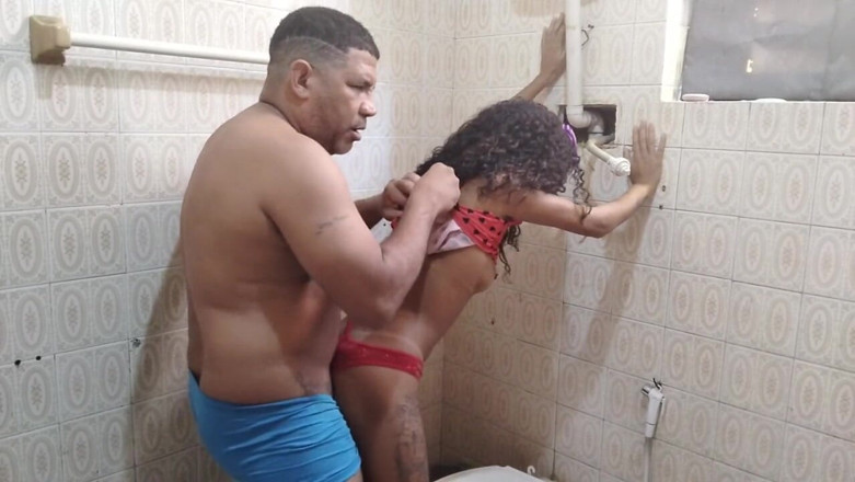 Bebes vagabundas: Leo Ogre Doing Anal with Skinny in the Bathroom