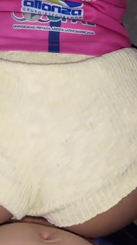 The Queen Moves Her Big Ass Until She Feels the Cum Dripping