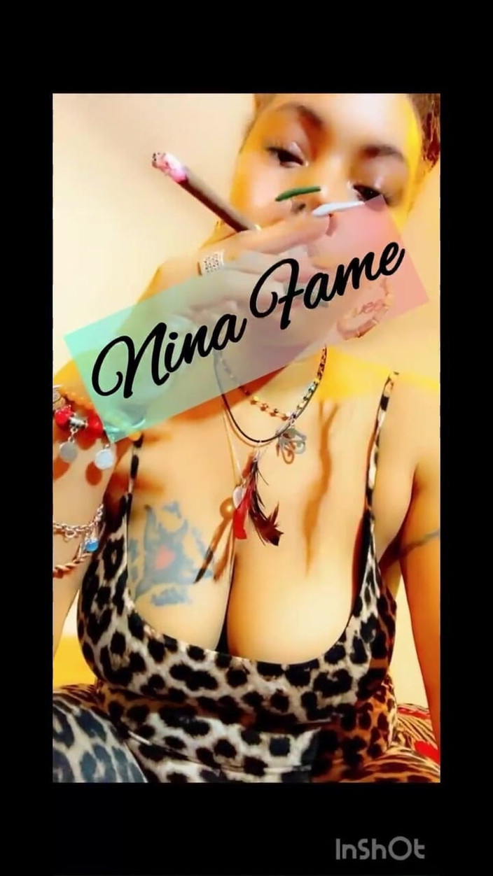 Nina-Fame: Dam她太热辣了！！