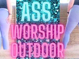 Monica Nylon: Поклонение заднице на улице