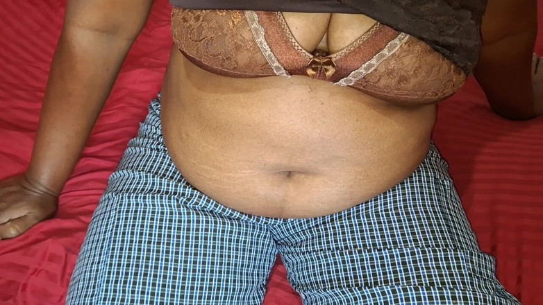 Teena New: Pertunjukan pagi MILF panas dan nakal