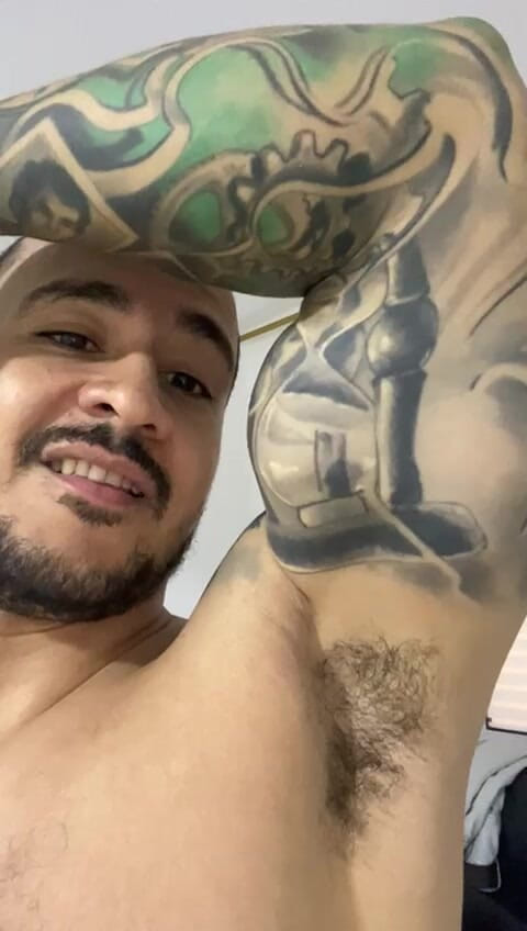 Christian_colombian: とても欲求不満なラテン系の筋肉 パート1