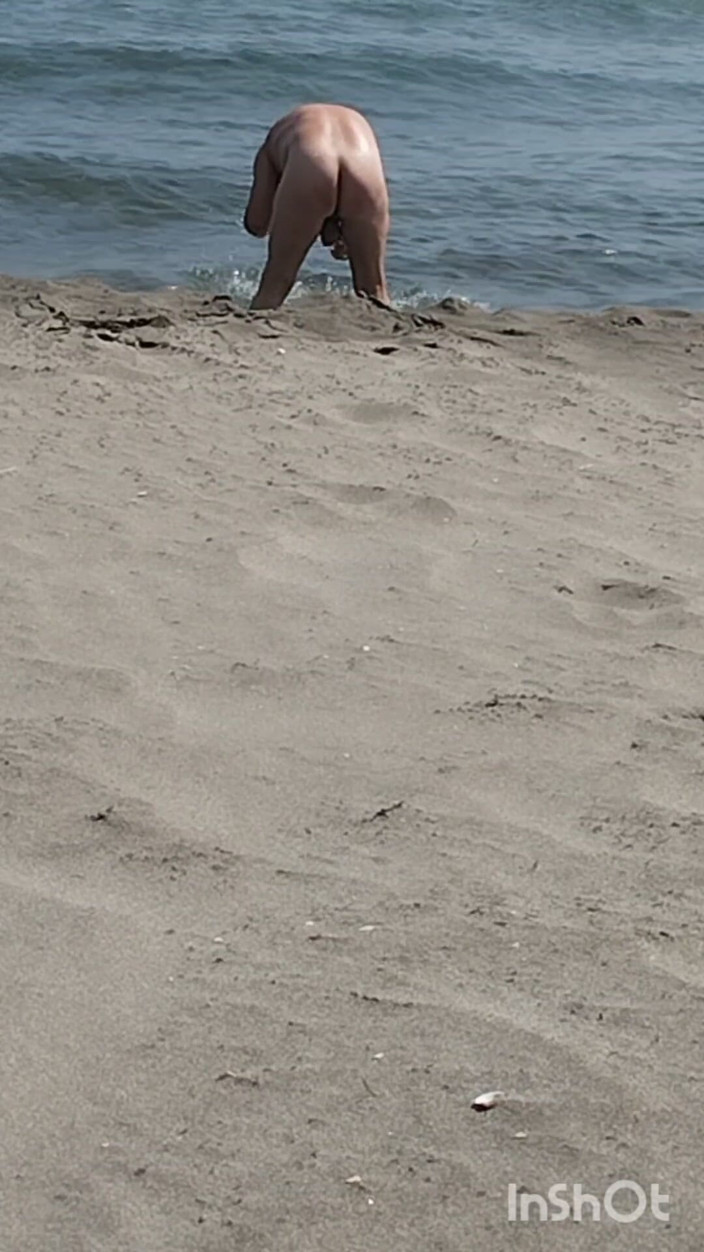 Morbosete000: Na praia nua