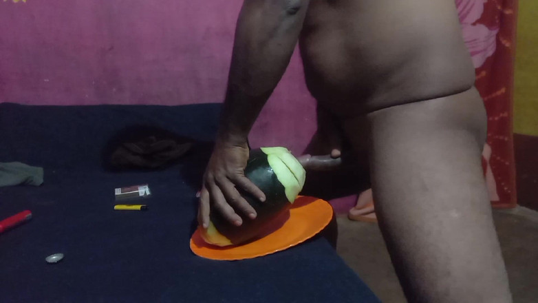 Rahul d: Karpuzla sikiş