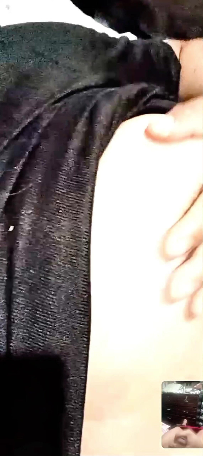 Sofixxx: Vídeo chamada quente com uma gordinha rabuda que coloca uma...