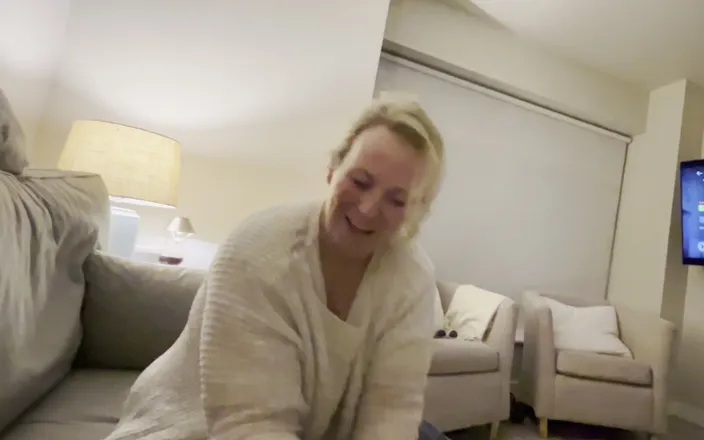 Just A Mom Bod: Just a Mom Bod Sucks Her Husband so Good He...