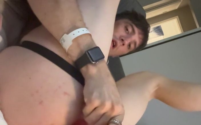 Masc Fag: Escancarado com enorme brinquedo anal