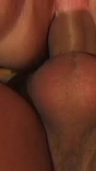 Tante bahenol ini ngasih dua kontol sekalipun!