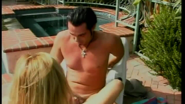 THAGSON MATURE: Com tesão peituda loira milf é fodida duro de quatro ao...