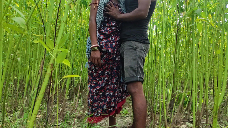 Desigol99: Sousedka mě odvedla do lesa a velmi dobře mi ošukal...