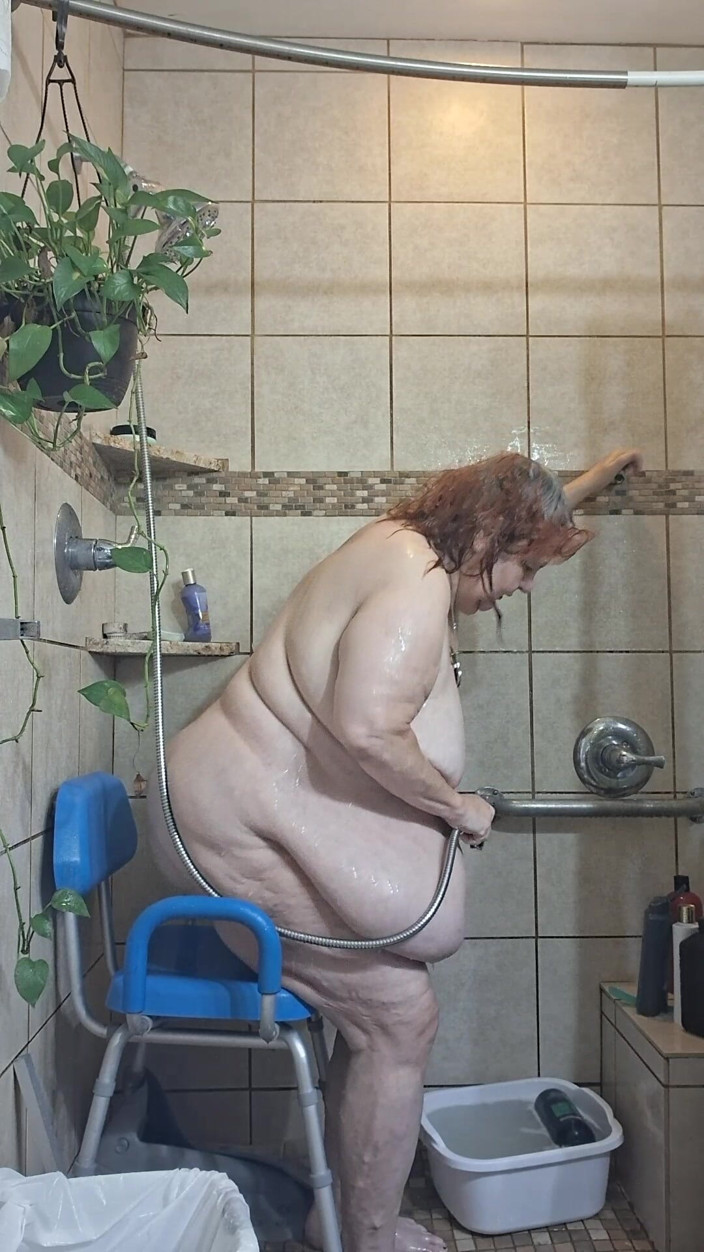 BBW nurse Vicki adventures with friends: ¡la Enfermera De Gran Belleza Vicki Es Sudorosa Y Tiene...