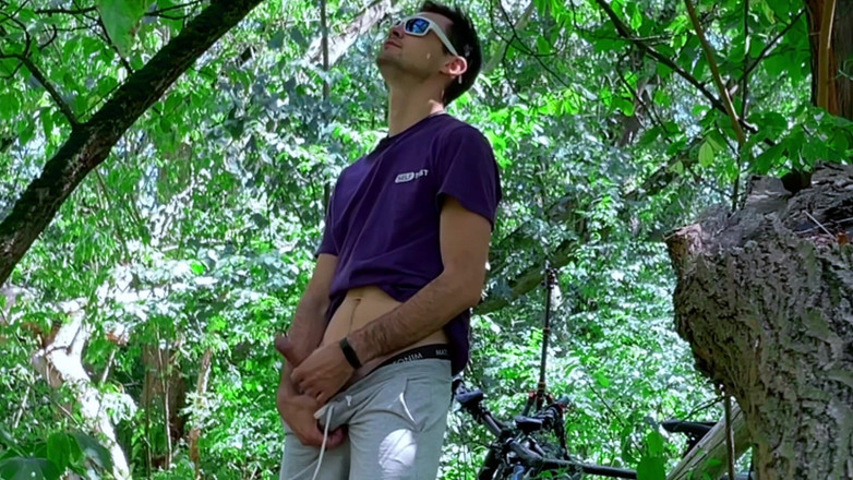 Nick Lewis: Honění v lese vede k sexy sání s cizincem