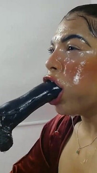 Sex dur adânc în gât