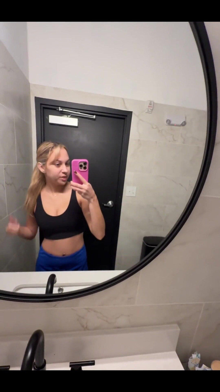 Tiffstreatsxoxo: Pisse avant le Pilates