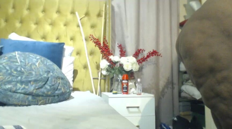 Legendary Booty Overdose: Big Black Mum Rubbing Her Meaty Pussy