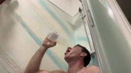 Tocando um pouco, eu mostro meu rosto