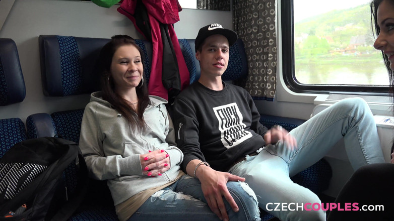 Czech Couples: Casais tchecos 26: casais com tesão fodem no trem