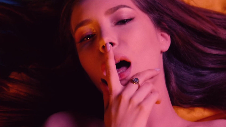 Pink Lights Entertainment: Gagica ta Pearl - ne lasă să ne jucăm de-a orgasmul...