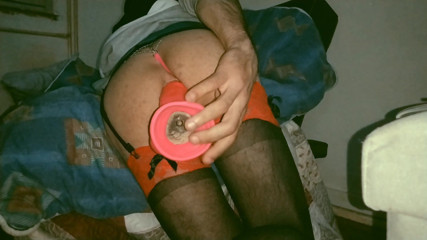 brake my ass: Mon joli cul commence par un plug anal pour voir...