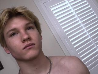 Boys half-way house: Незаймана красуня сплачує свої внески без презерватива