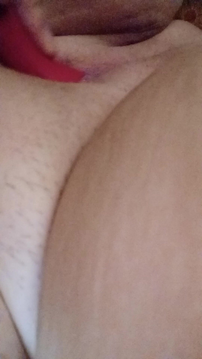 Dreammama: Piękna Dziwka Bawi Się Swoją Cipką