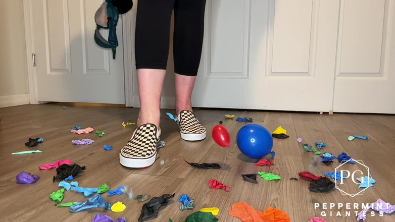 Peppermint Giantess: Will It Pop!? Giantess Feet Vs Balloons Barefoot, Sandals, Vans...