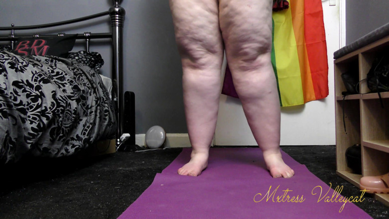 Mxtress Valleycat: Mxtress Yoga kecil