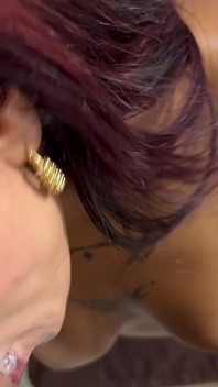 Sara Orální sex