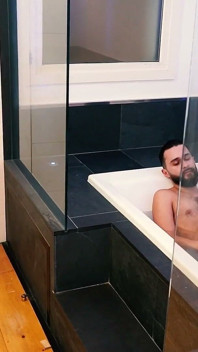 Di dalam tab mandi