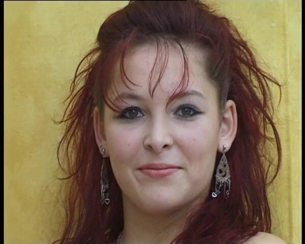 YOUR FIRST PORN: Ich ficke alles sogar eine haarlackdose - aku ngentot semuanya, bahkan...