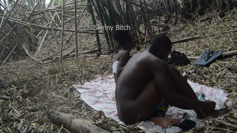Skinny Bitch: Seks w lesie na świeżym powietrzu, część 2