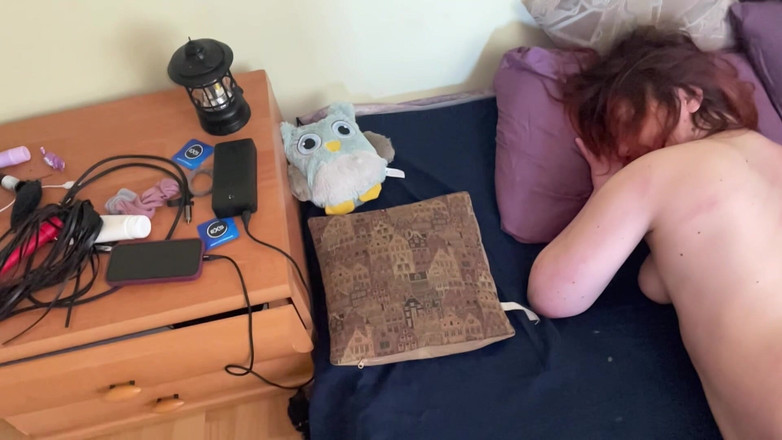 Elena917: Bir kuyruklu kırbaç ve uyanmak için flogger