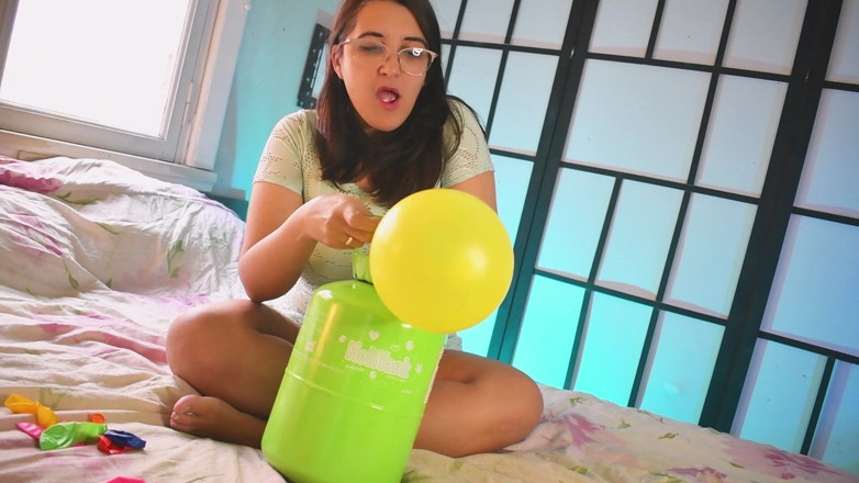 Bunny Looner: First Time Playing with Helium Balloons - Bunny Looner