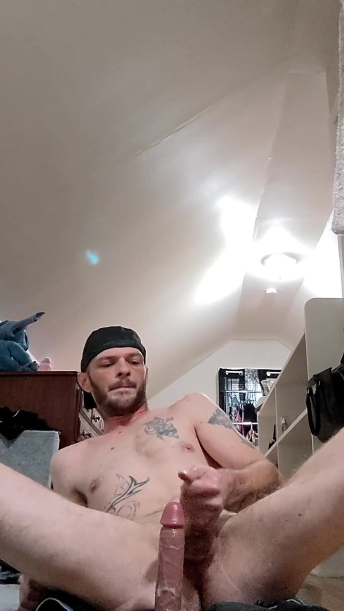 Codi Bonez: 자지를 따먹는 Codi Bonez POV 모바일 게이 포르노