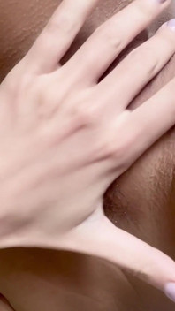 Voglio un grosso cazzo duro in questo momento